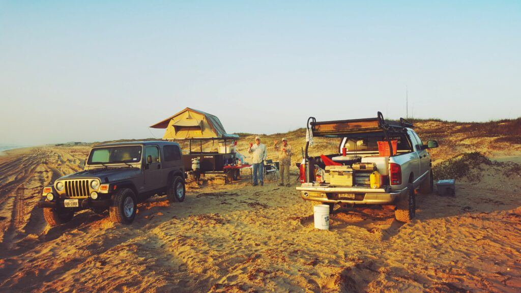 Roof top tent mounted on X venture trailer at the beach