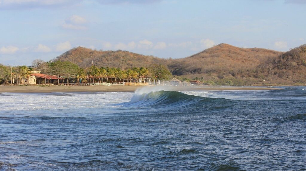 Photo of the waves rolling into the beach at El Transito Nicaragua